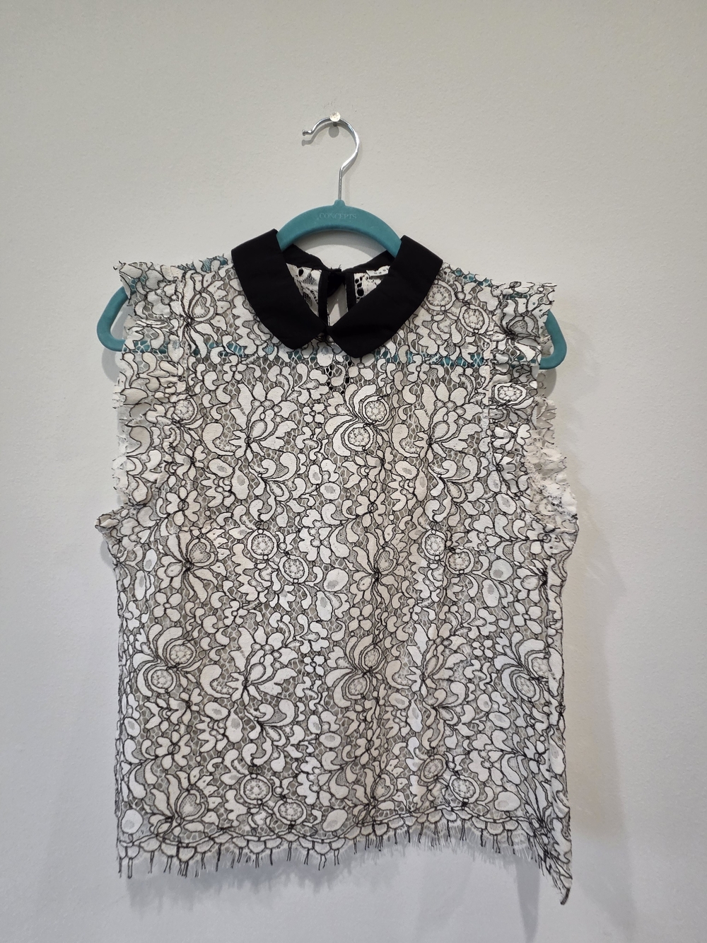 Sleeveless Black & White Lace-Overlay Top with Peter Pan Collar